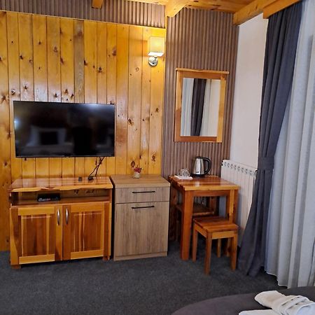 Rooms And Apartmants Mirovic โคลาชิน ภายนอก รูปภาพ