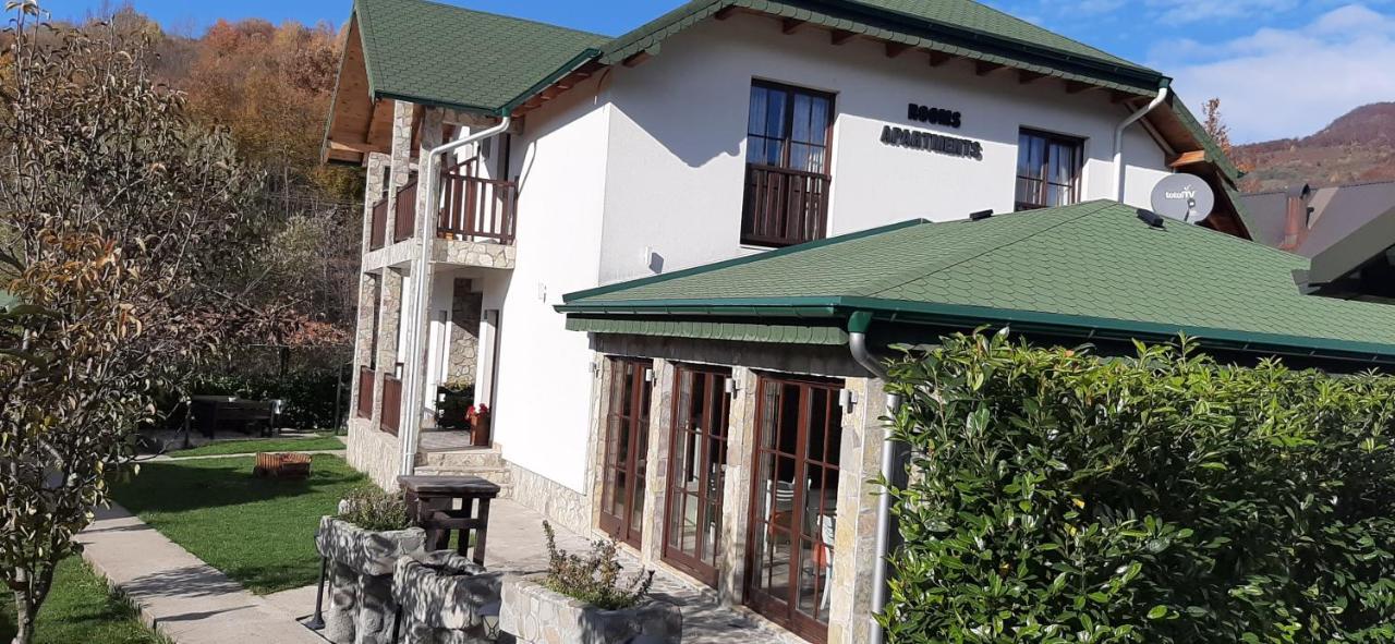 Rooms And Apartmants Mirovic โคลาชิน ภายนอก รูปภาพ