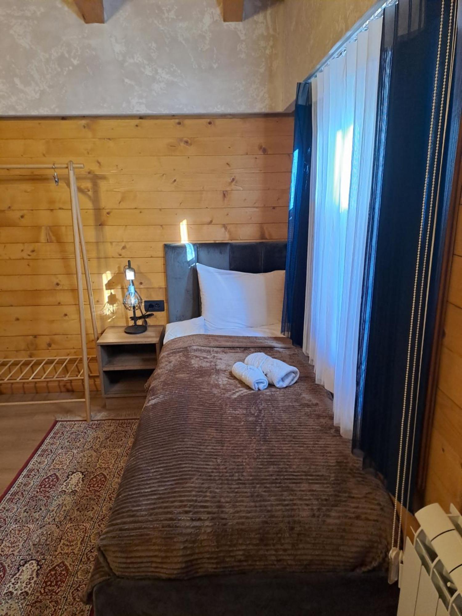 Rooms And Apartmants Mirovic โคลาชิน ภายนอก รูปภาพ